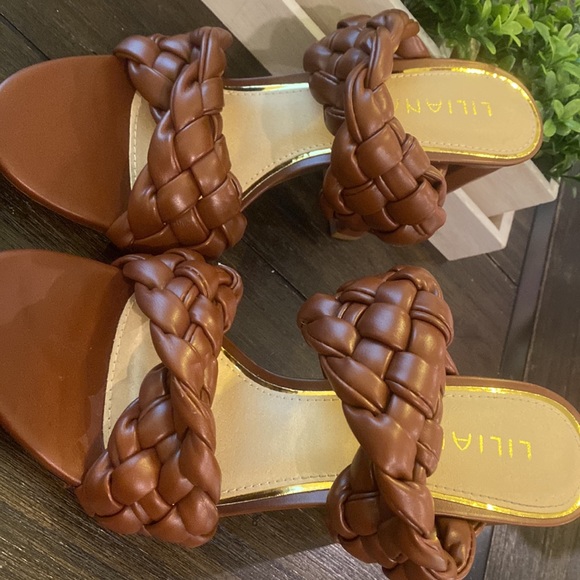 Brand new never worn shoes - Picture 5 of 5